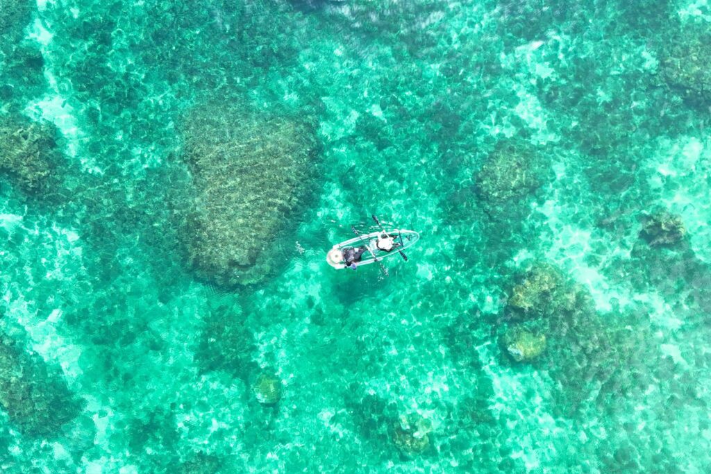 クリアカヤックと宮古島の透明な海