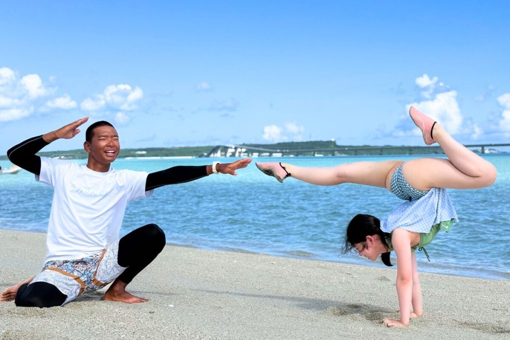 ゆずきちゃんとそーたくんのおそろいポージングショット