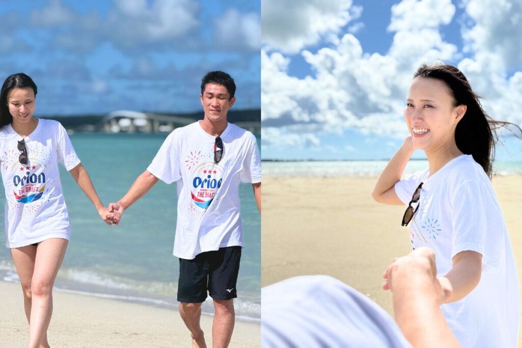 ユニの浜で手を繋いで歩くふたりと最高の笑顔のエミさん