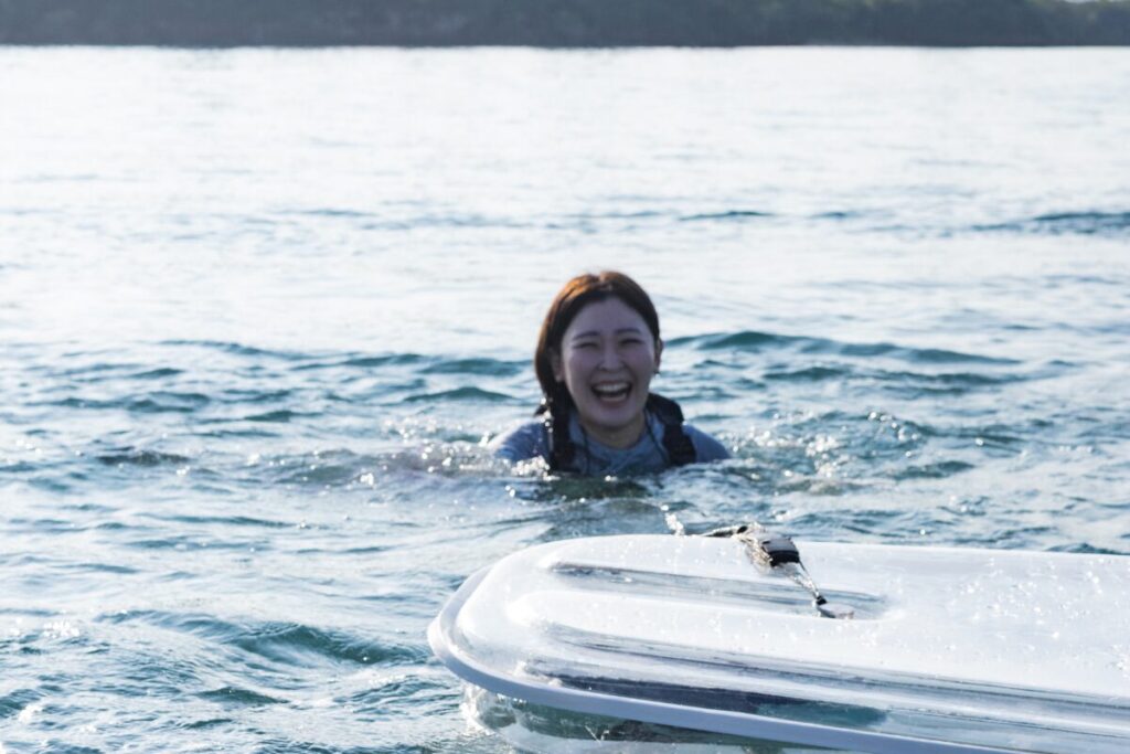 落ちているのにびっくりするくらい笑顔のユキコさん