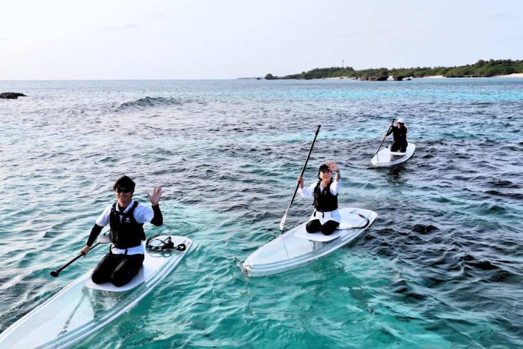 青色のコントラストがキレイな海
水色と深い青が入り混じる