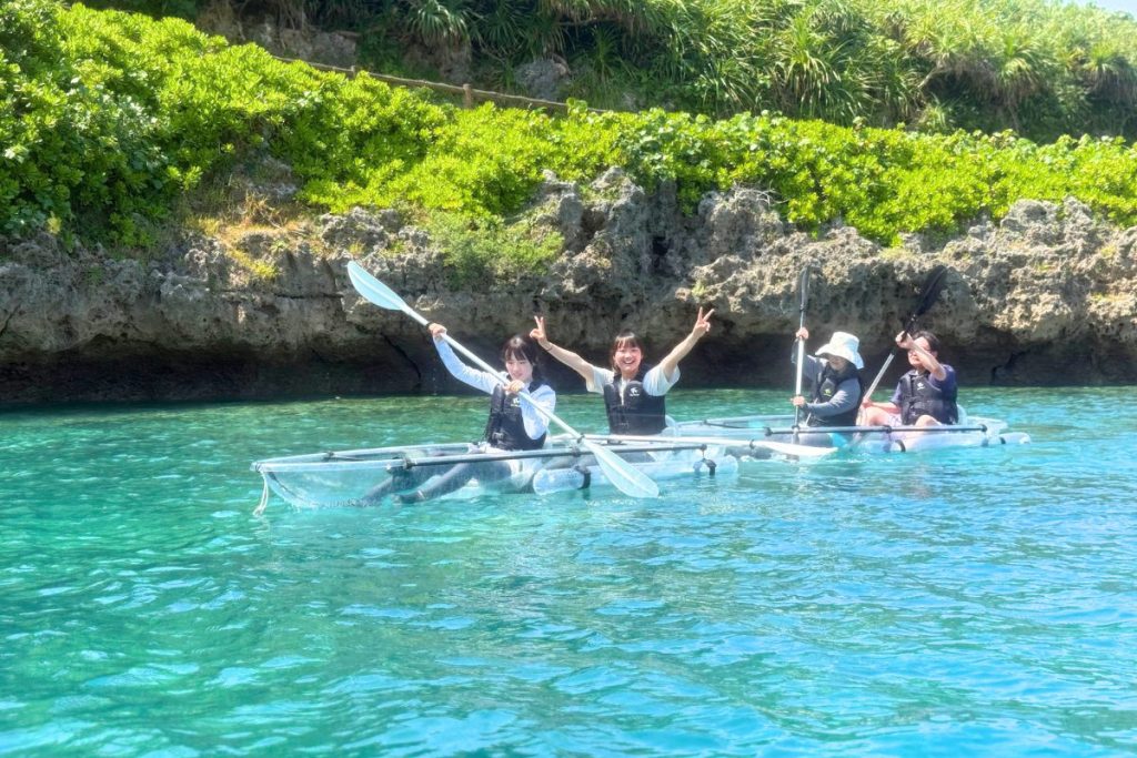 笑顔でカメラに反応をくれる
カヤックを漕ぎながらニッコニコ