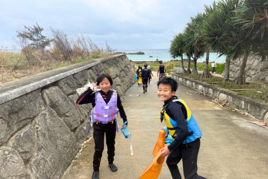 今から海に行くという時の楽しみそうな表情の子供達