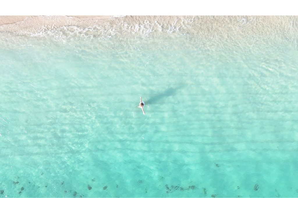 ユニの浜の写真
鮮やかな色味と砂浜が一望