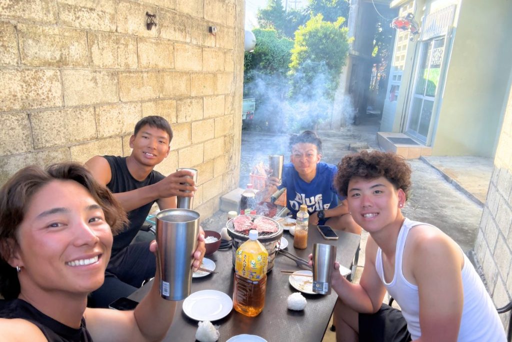 新人たちと一緒にBBQ